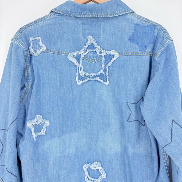 Wrangler x Lainey Wilson Starry Western Snap Denim Shirt - Picture 12 of 15